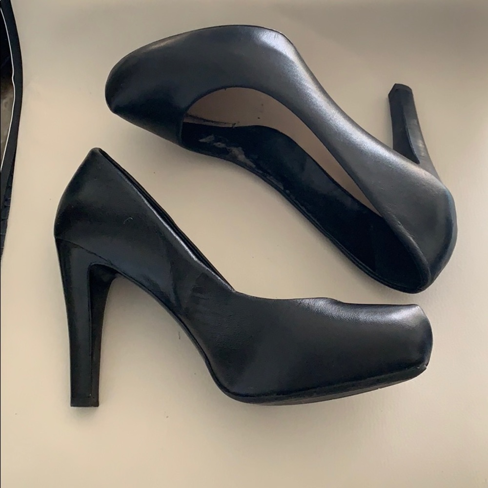 Franco Sarto black pumps